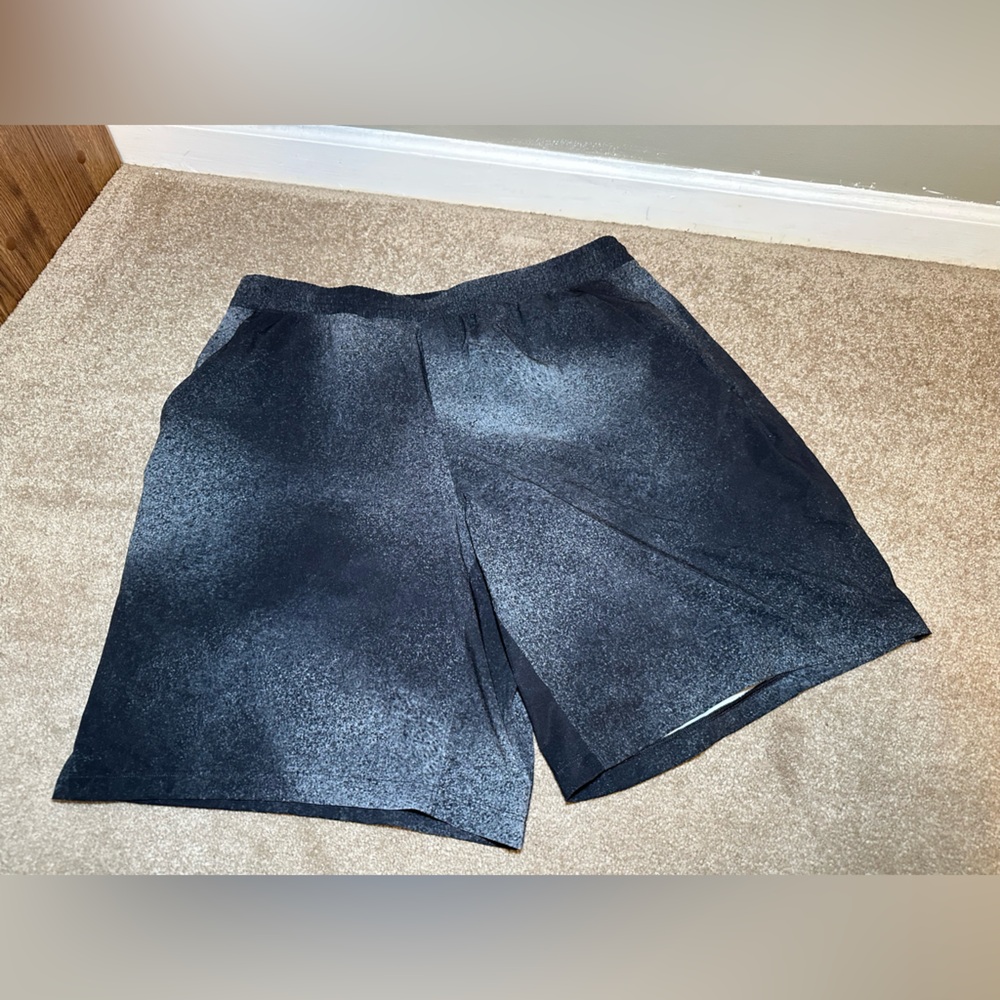 Lululemon lined Athletic Shorts - 9in